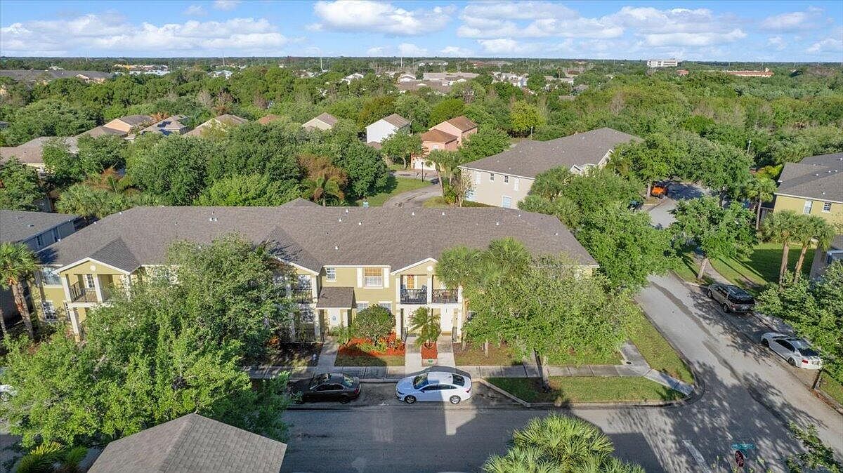 1888 SE High Springs Dr Port Saint Lucie, FL 34952 - Thumbnail 4