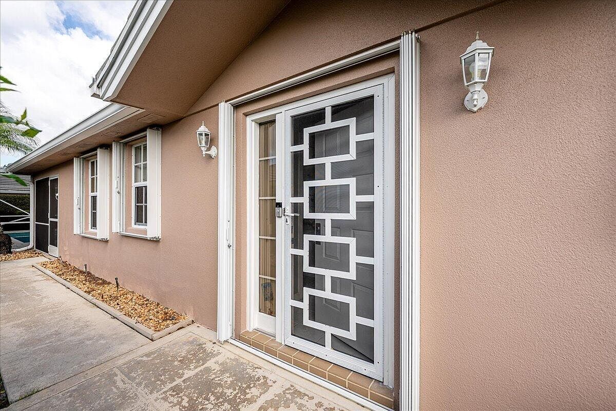 1253 NW Bentley Cir APT A Port Saint Lucie, FL 34986 - Thumbnail 4
