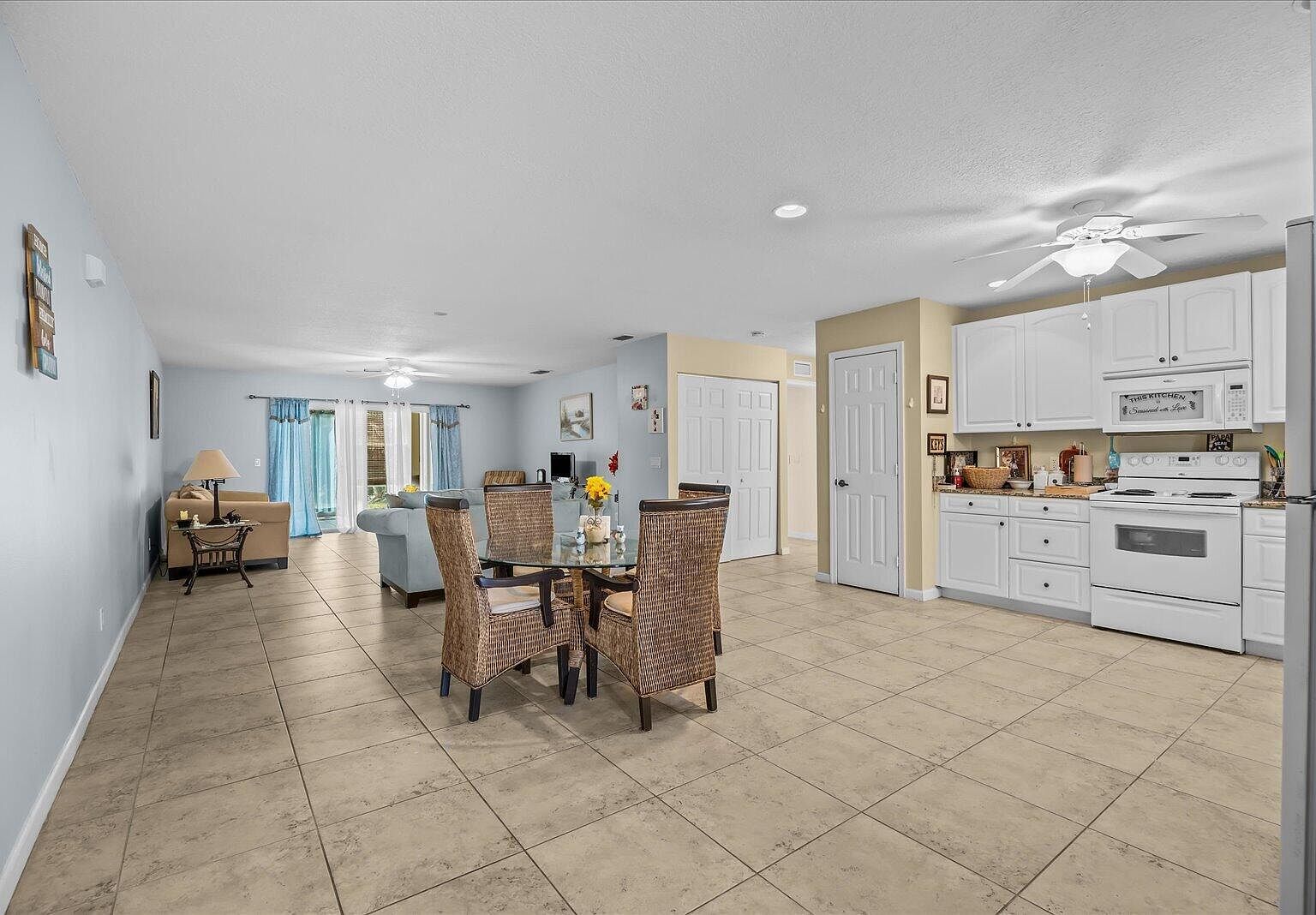 2074 SE Wild Meadow Cir Port Saint Lucie, FL 34952 - Thumbnail 4