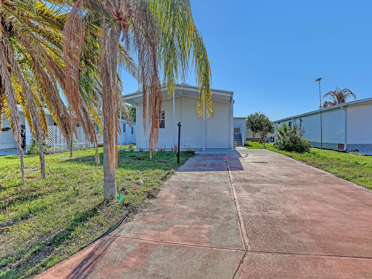 1479 Barefoot Cir Barefoot Bay, FL 32976 - Thumbnail 4