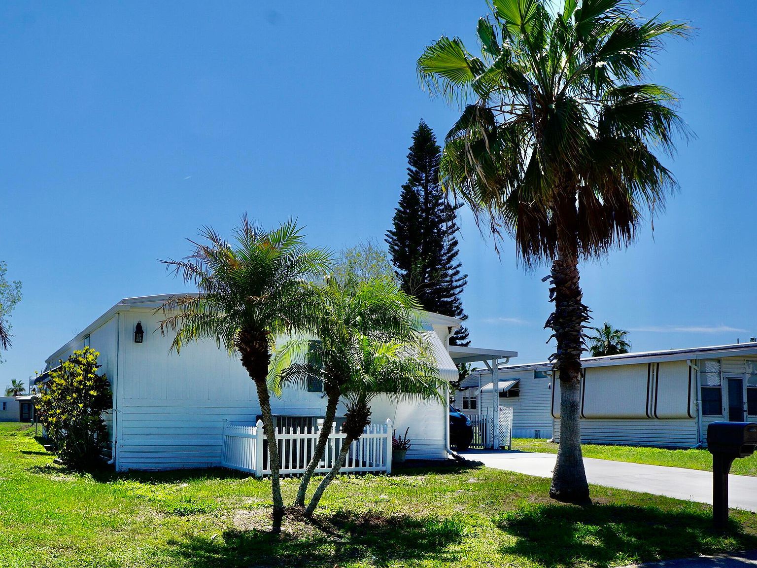 31 Mediterranean Blvd N Pt Saint Lucie, FL 34952 - Thumbnail 4