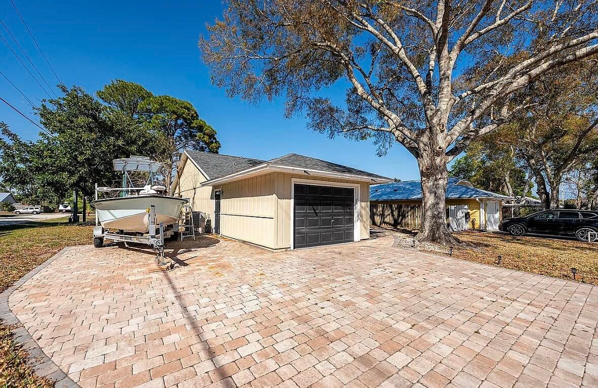 2890 1st Pl Vero Beach, FL 32968 - Thumbnail 4