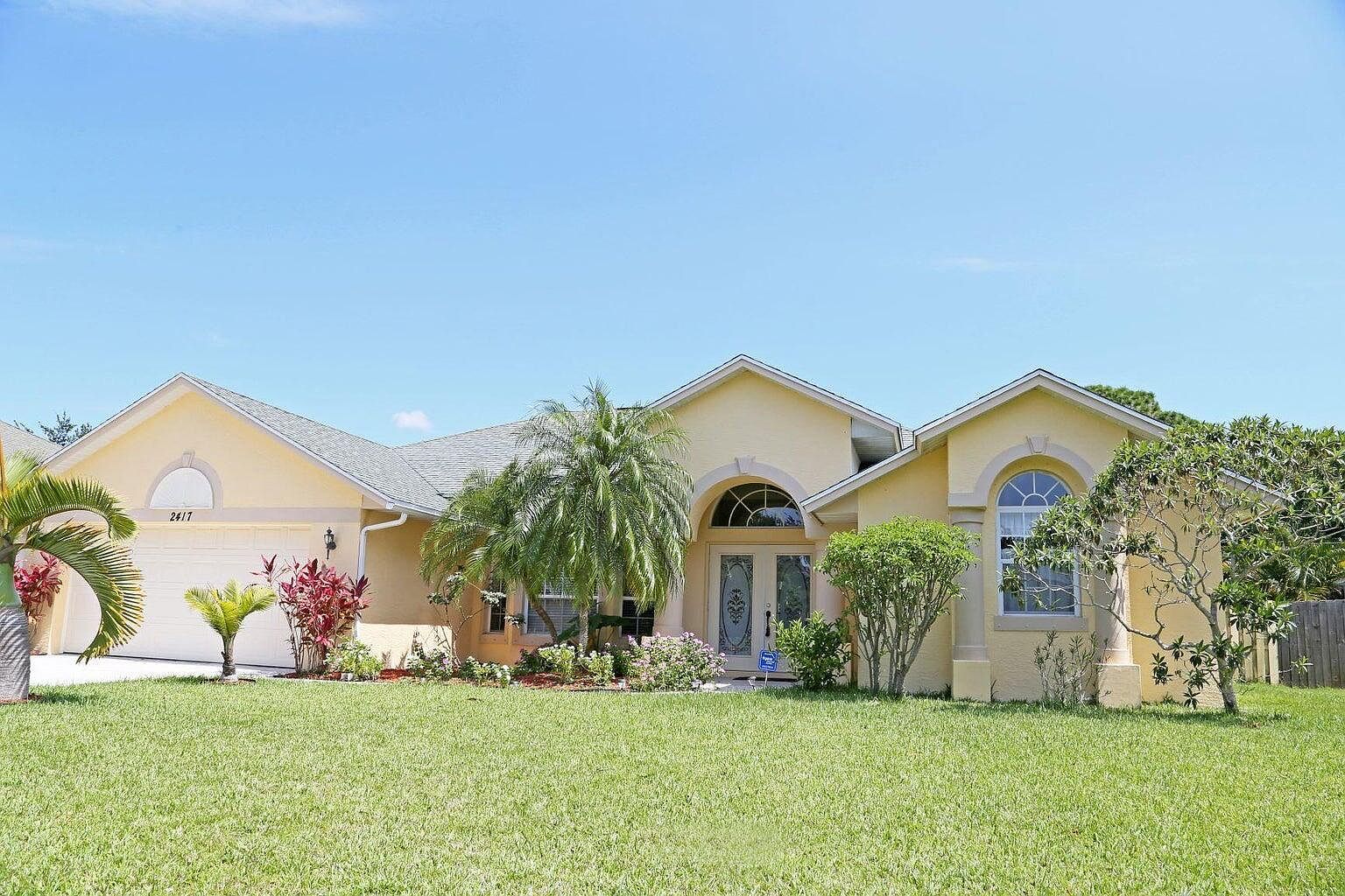 2417 SE Dogwood Ave Port Saint Lucie, FL 34952 - Thumbnail 4