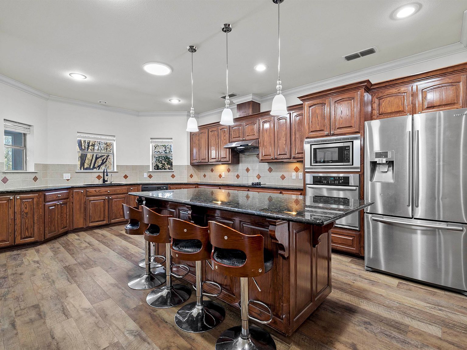 120 Ashbriar Ln Longview, TX 75605 - Thumbnail 4