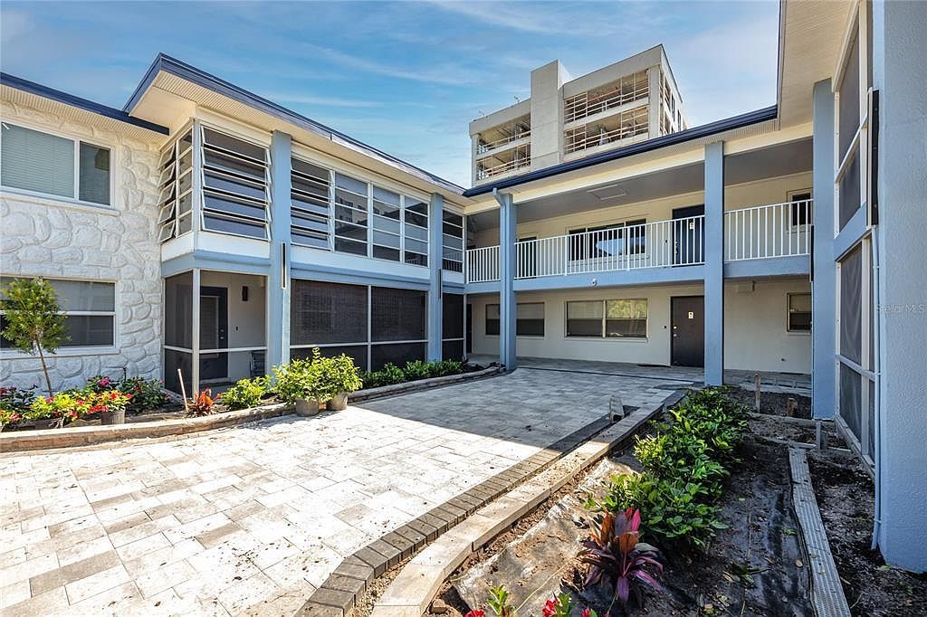 4340 37th St S APT 7 Saint Petersburg, FL 33711 - Thumbnail 4