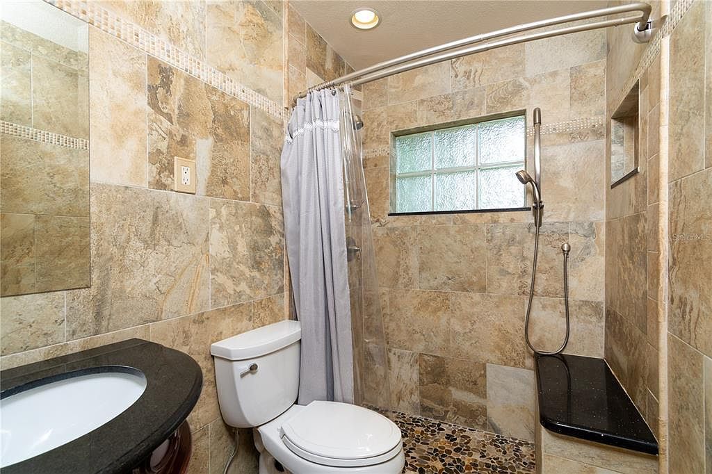 6801 5th St N Saint Petersburg, FL 33702 - Thumbnail 4