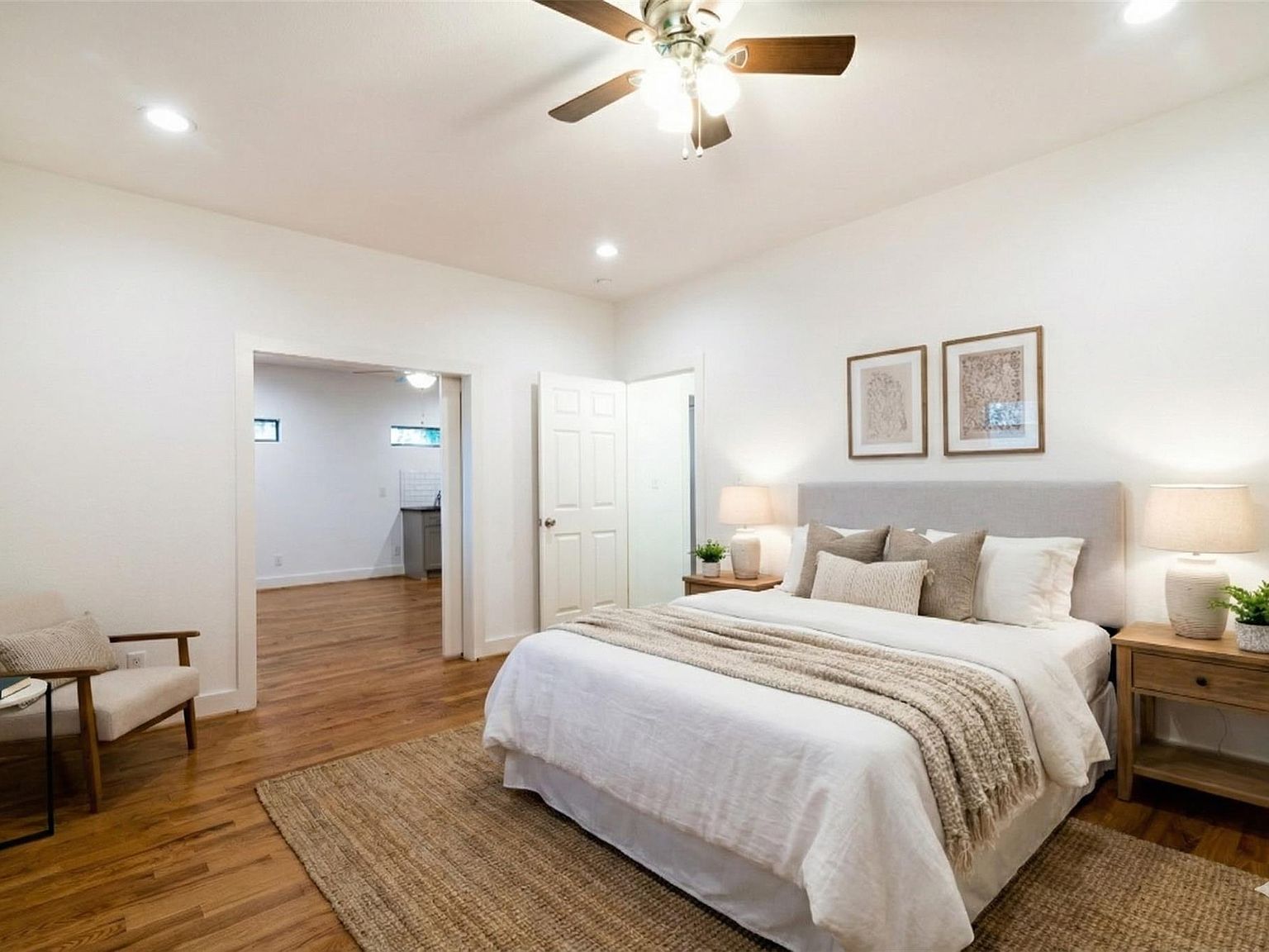 4734 Bell St Houston, TX 77023 - Thumbnail 4