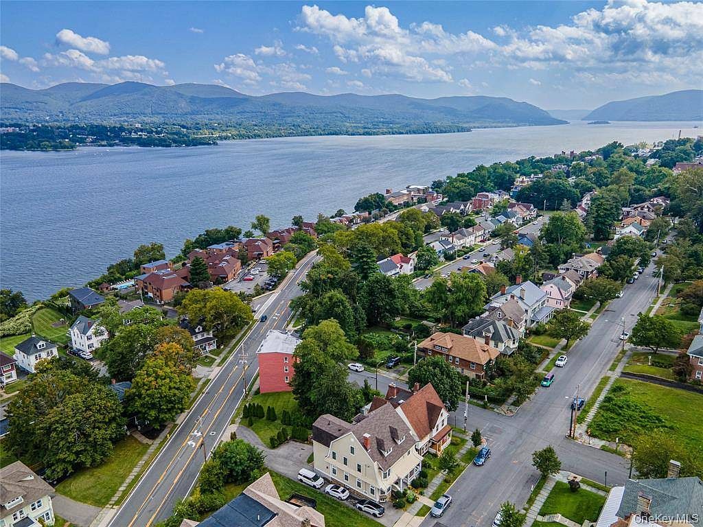 6 Leroy Pl Newburgh, NY 12550 - Thumbnail 4