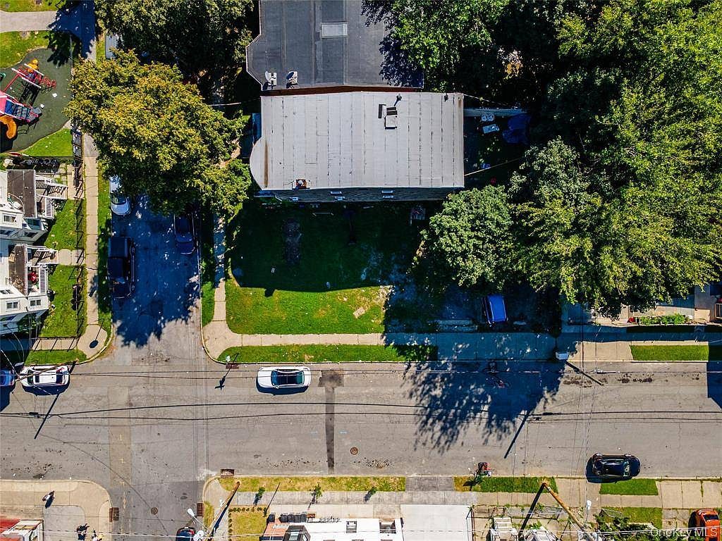 69 Courtney Ave Newburgh, NY 12550 - Thumbnail 4