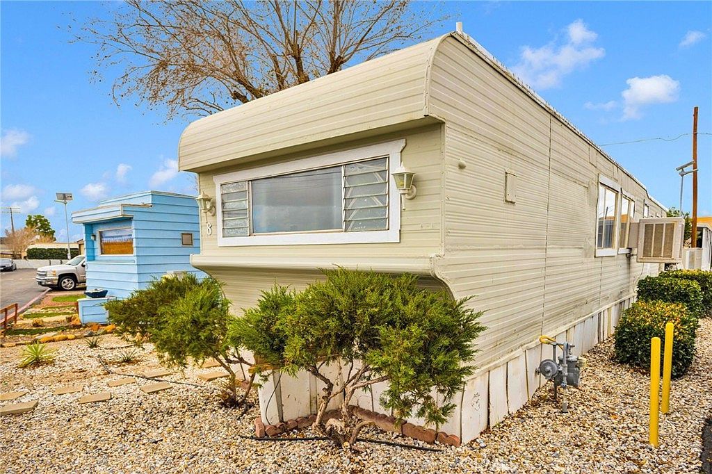 22325 Highway 18 SPACE 8 Apple Valley, CA 92307 - Thumbnail 4