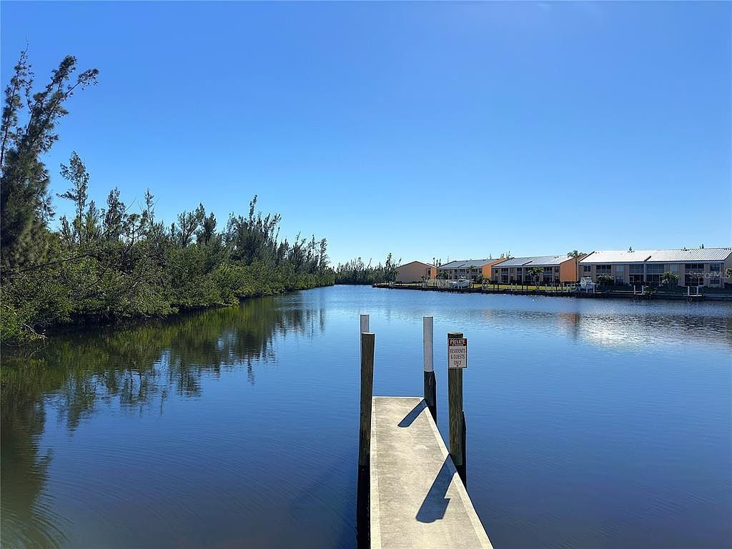 1217 Aqui Esta Dr APT 5 Punta Gorda, FL 33950 - Thumbnail 4