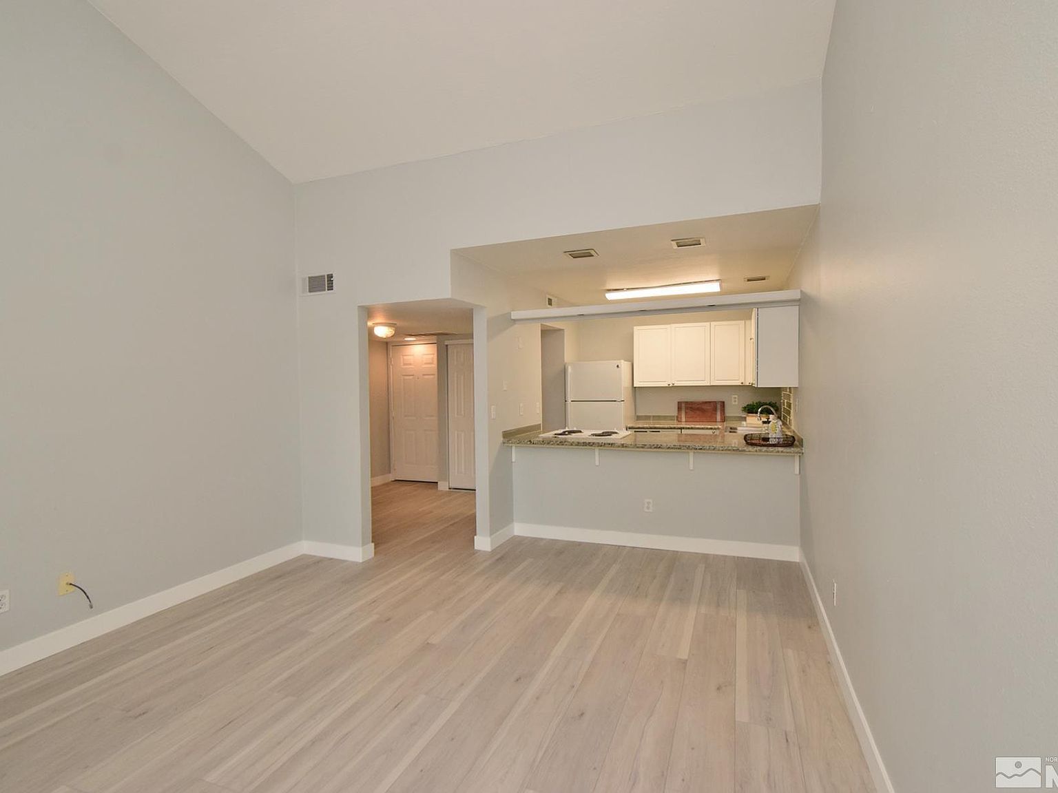 2555 Clear Acre Ln #933 Reno, NV 89512 - Thumbnail 4