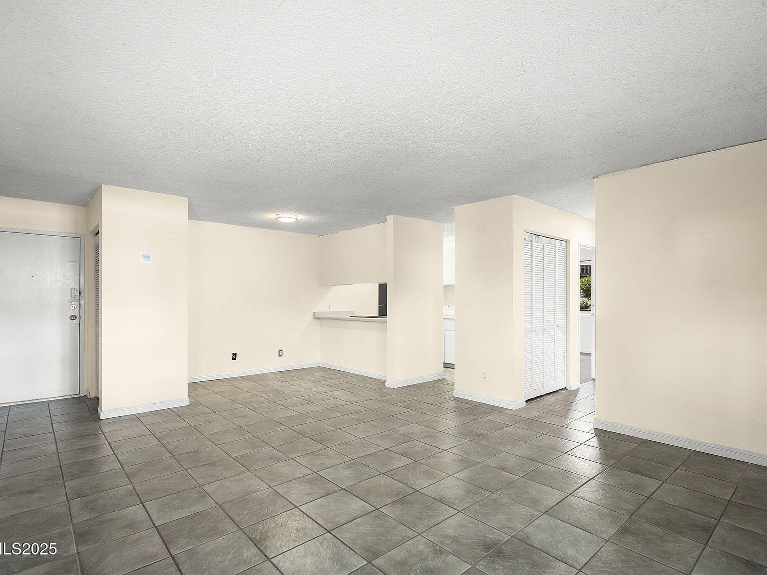 2450 Lymbery St APT 105 Reno, NV 89509 - Thumbnail 4