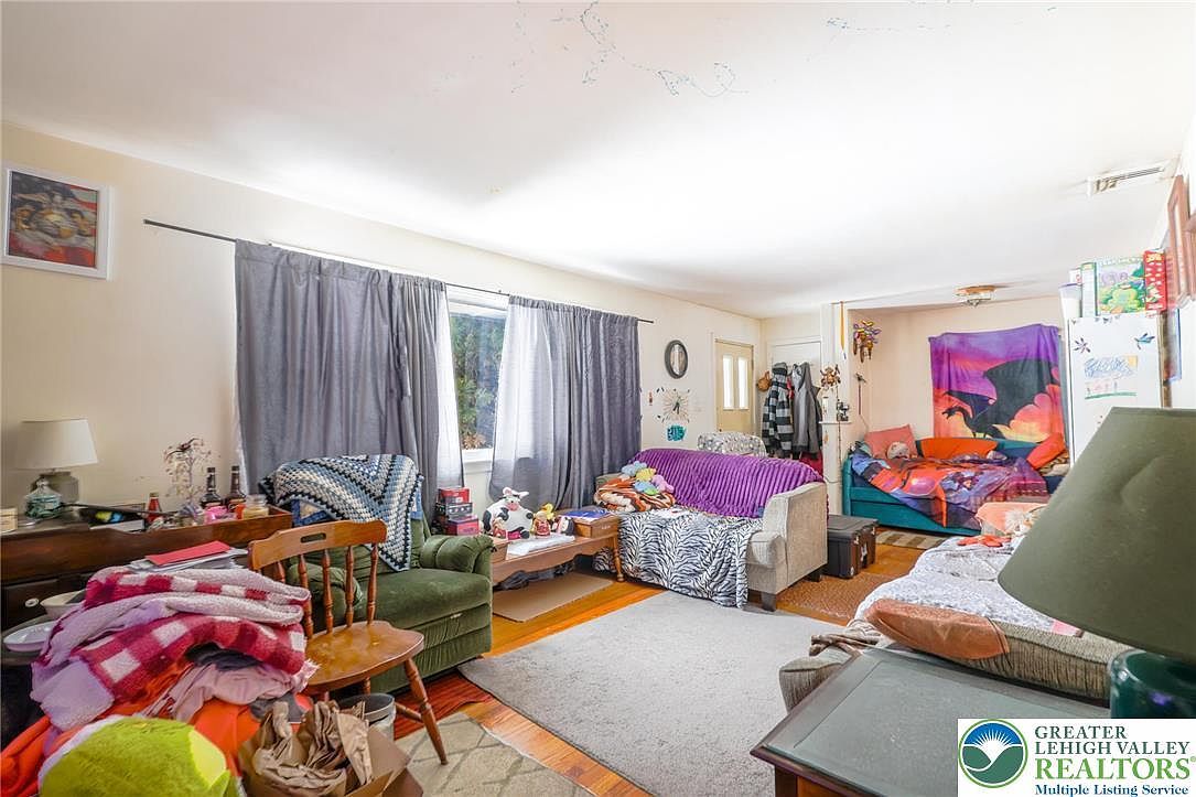 916 Race St Catasauqua, PA 18032 - Thumbnail 4