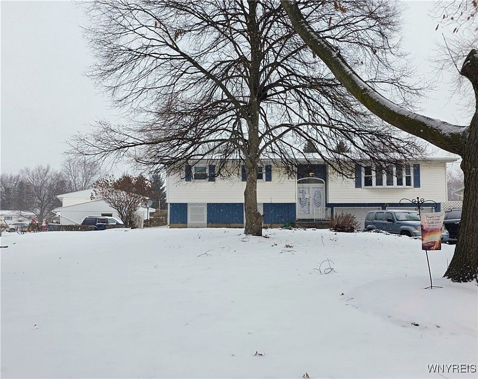 17 Manor Ln Middleport, NY 14105 - Thumbnail 4