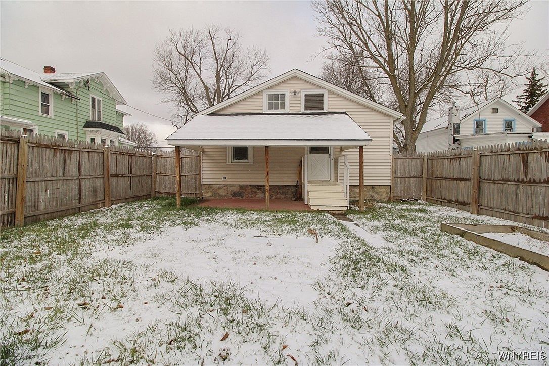 99 Elmwood Ave Lockport, NY 14094 - Thumbnail 4