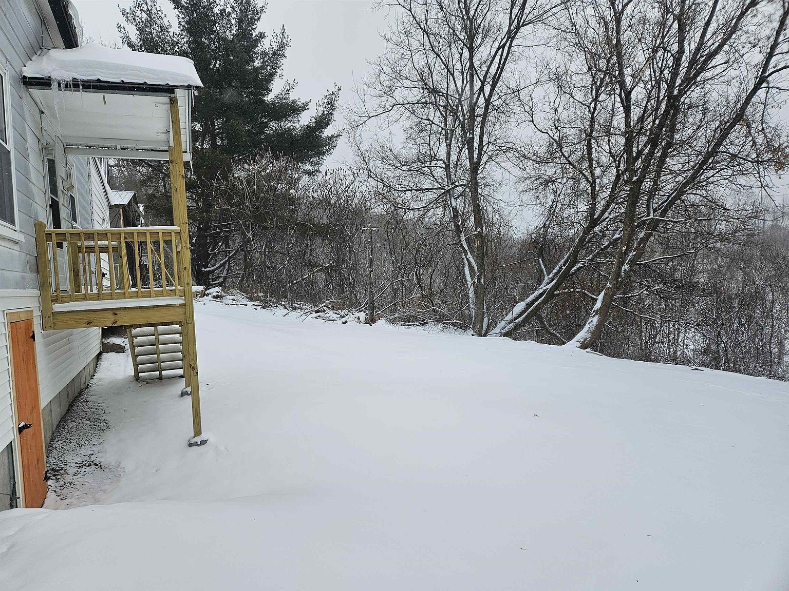 620 E Main St Newport, VT 05855 - Thumbnail 4