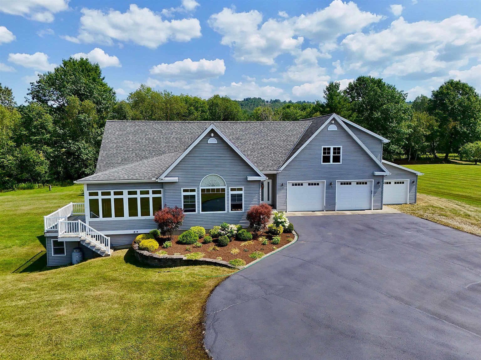 53 Lakewood Dr Newport, VT 05855 - Thumbnail 4