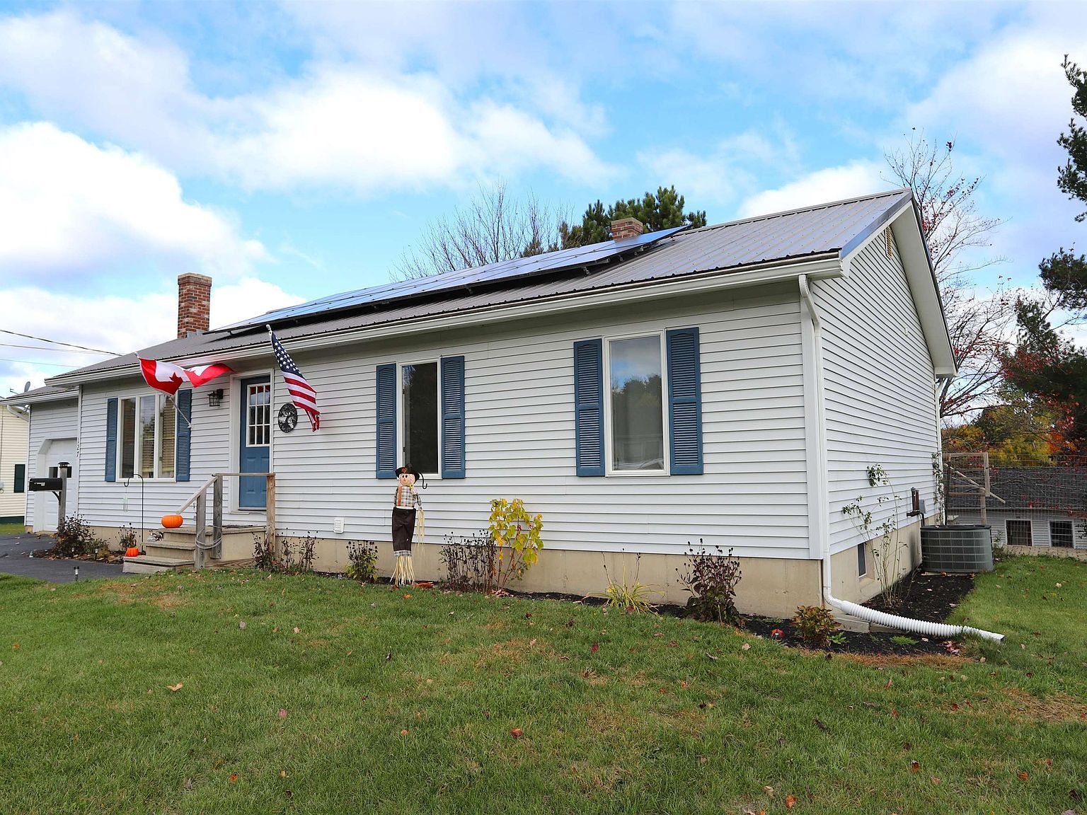 127 Sloan St Newport, VT 05855 - Thumbnail 4