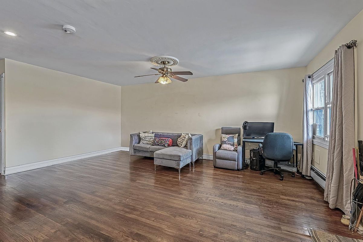 10406 Avenue Brooklyn, NY 11236 - Thumbnail 4