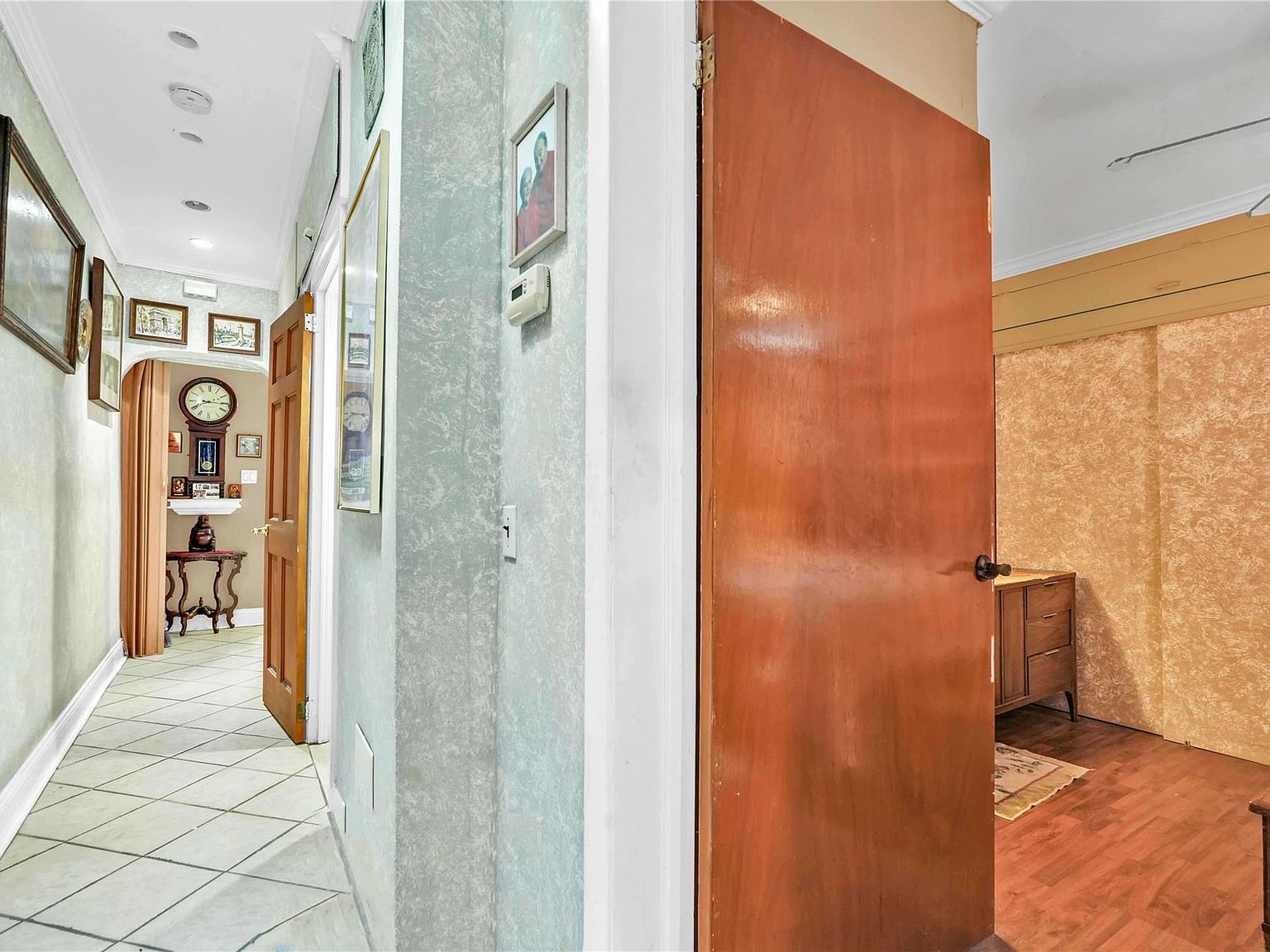 1623 George St Ridgewood, NY 11385 - Thumbnail 4