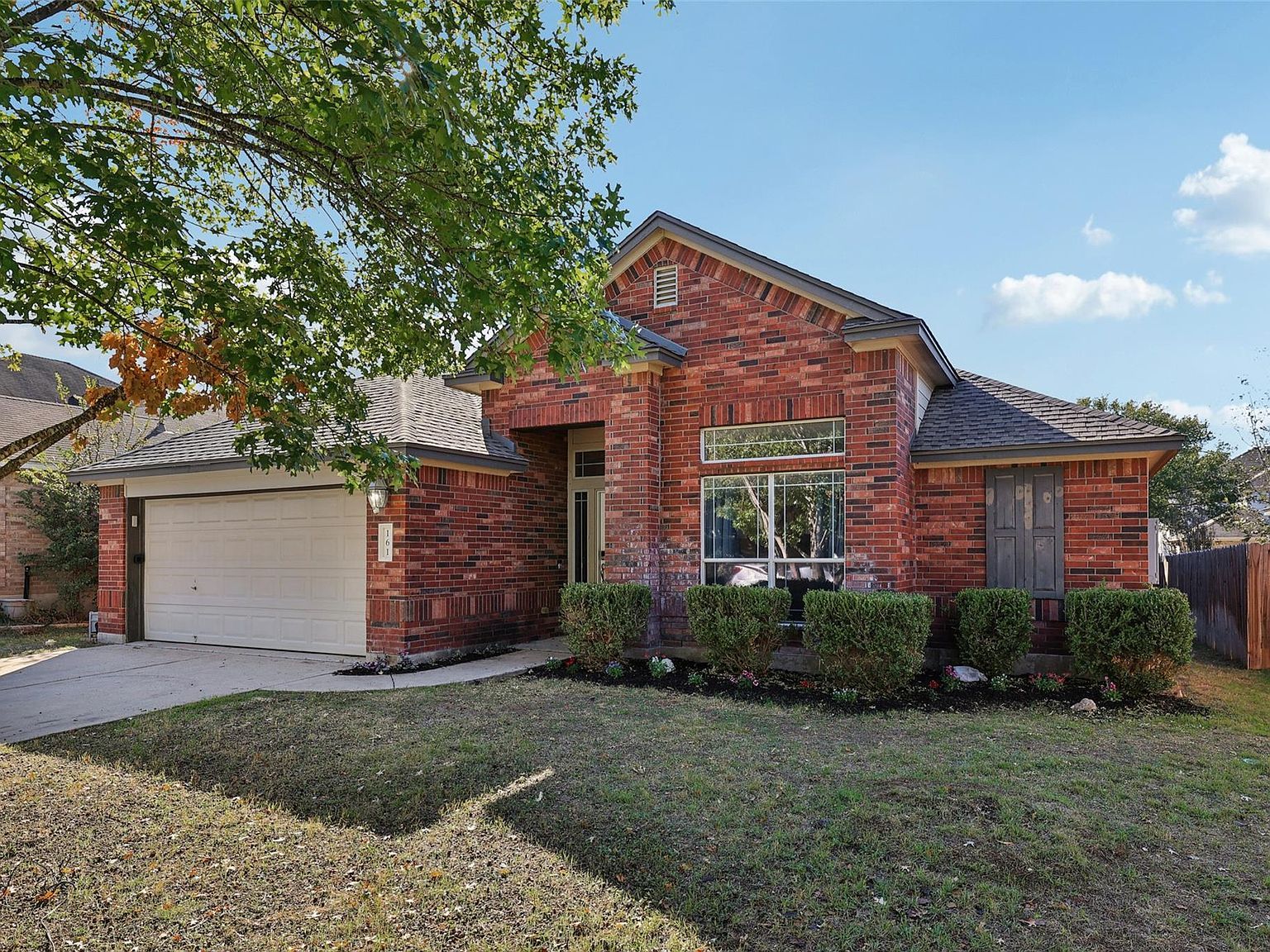 161 Clear Springs Holw Buda, TX 78610 - Thumbnail 4