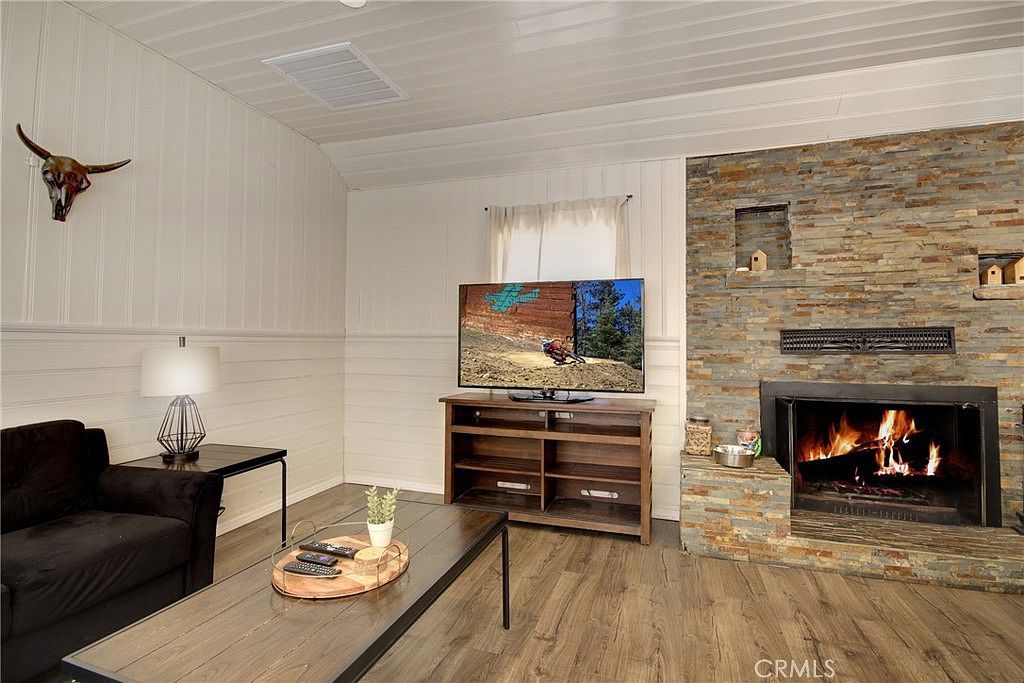 986 Cameron Dr Big Bear Lake, CA 92315 - Thumbnail 4