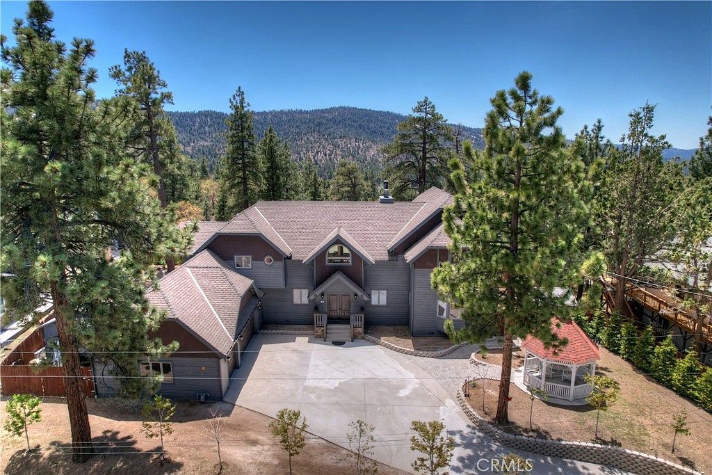 727 Villa Grove Ave Big Bear City, CA 92314 - Thumbnail 4