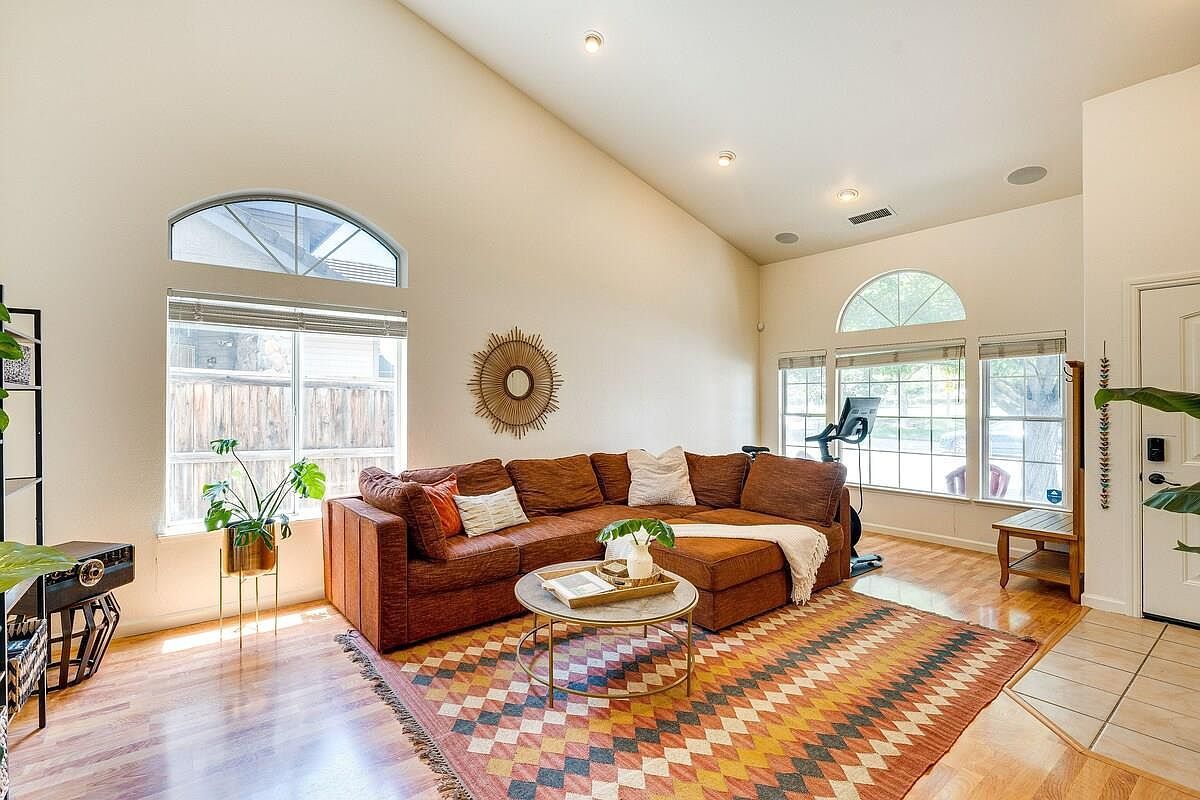 7917 Caymus Dr Sacramento, CA 95829 - Thumbnail 4