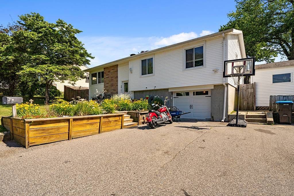 14 Lapre Rd North Smithfield, RI 02896 - Thumbnail 4