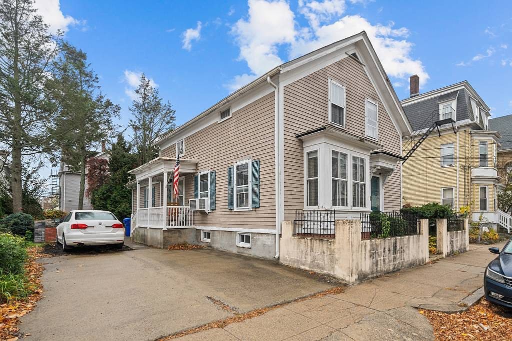 48 Star St Pawtucket, RI 02860 - Thumbnail 4