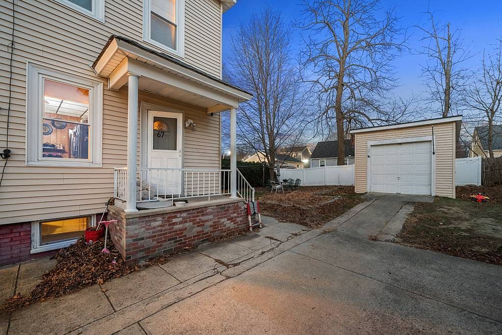 67 Herschel St Providence, RI 02909 - Thumbnail 4