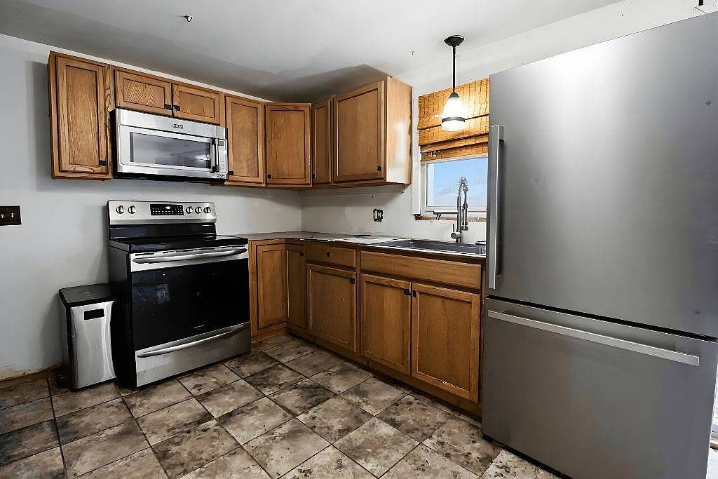 96 Burgoyne Dr Warwick, RI 02889 - Thumbnail 4