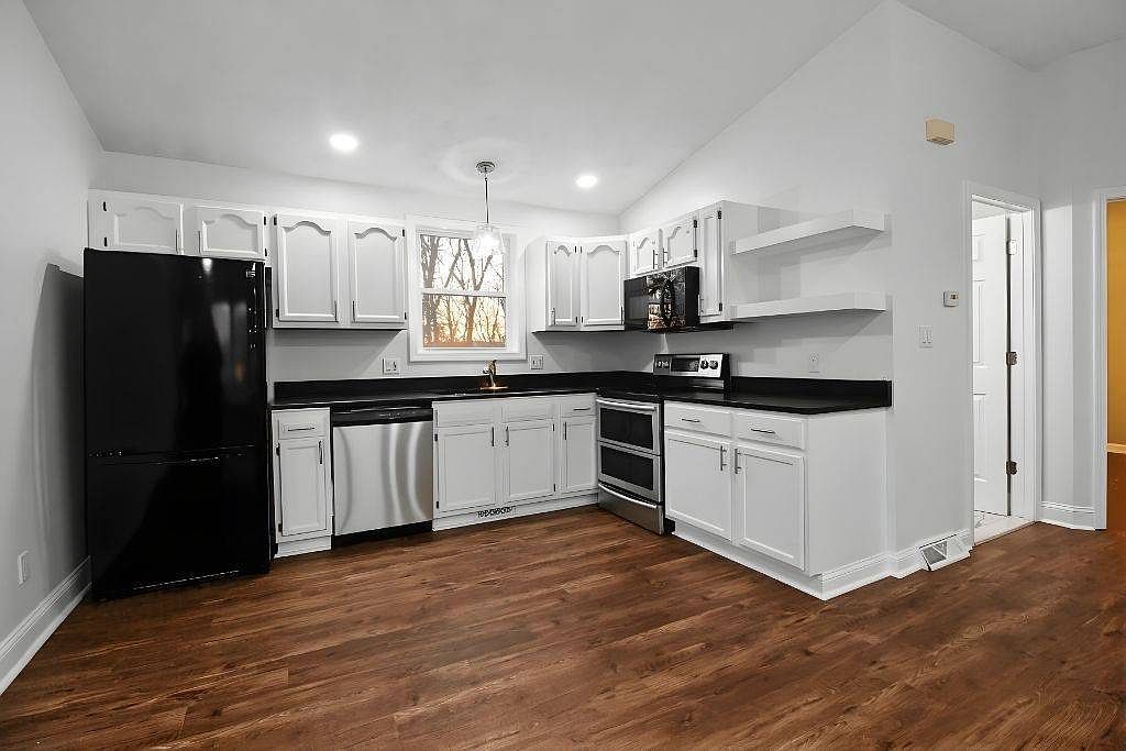 49 Poisson St Cumberland, RI 02864 - Thumbnail 4