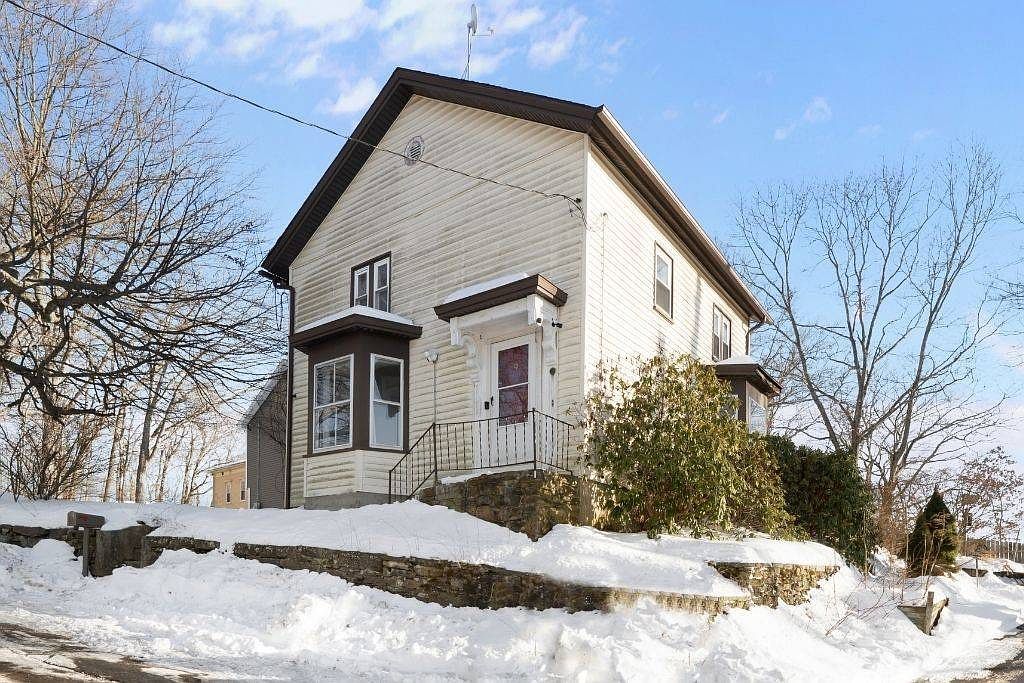 9 Hammond St Putnam, CT 06260 - Thumbnail 4