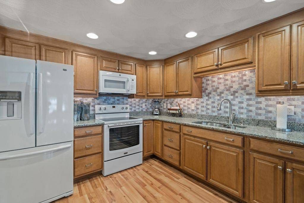 1 Cedar Path Lincoln, RI 02865 - Thumbnail 4