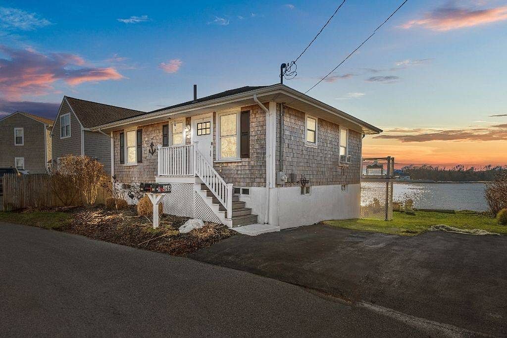 345 Riverside St Portsmouth, RI 02871 - Thumbnail 4