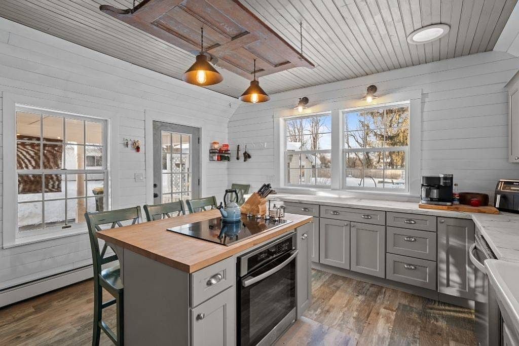 146 Railroad Ave Burrillville, RI 02830 - Thumbnail 4