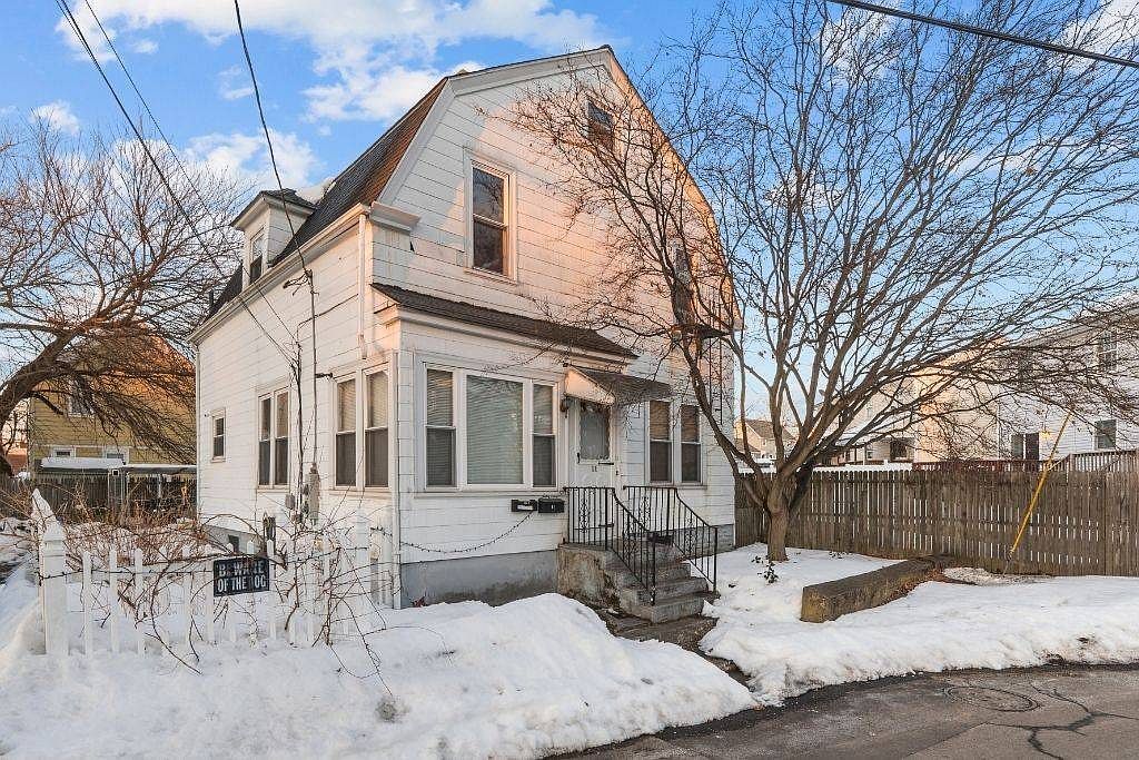 11 Sherman St Pawtucket, RI 02860 - Thumbnail 4