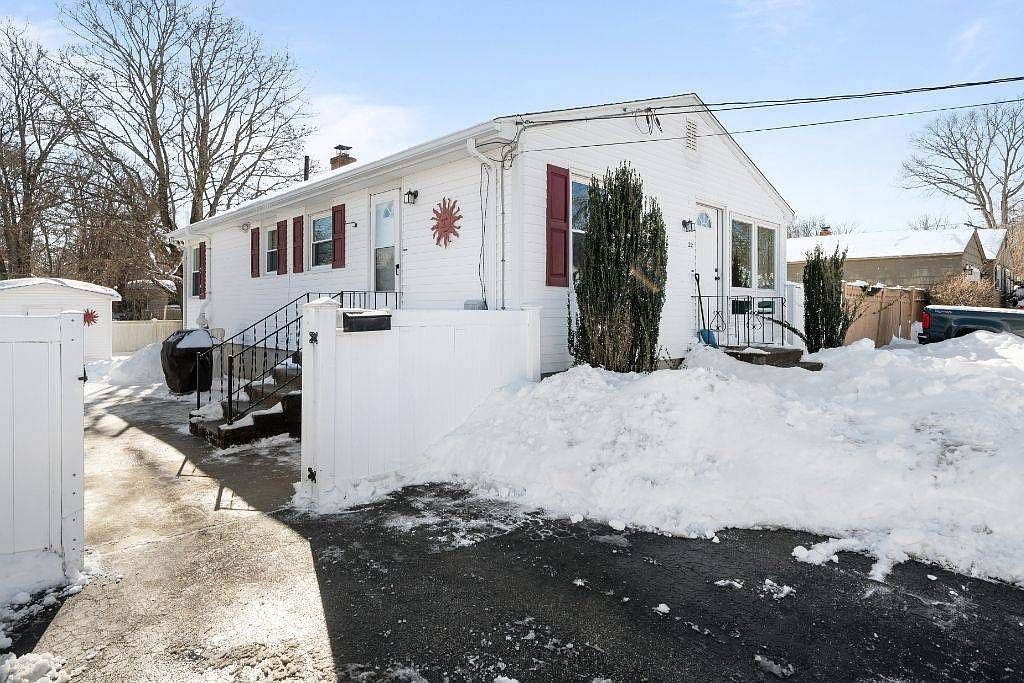 22 Wood St West Warwick, RI 02893 - Thumbnail 4