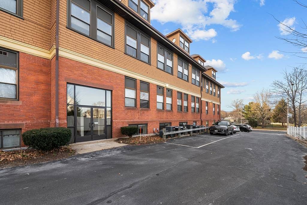 110 South Ave APT 4 Whitman, MA 02382 - Thumbnail 4