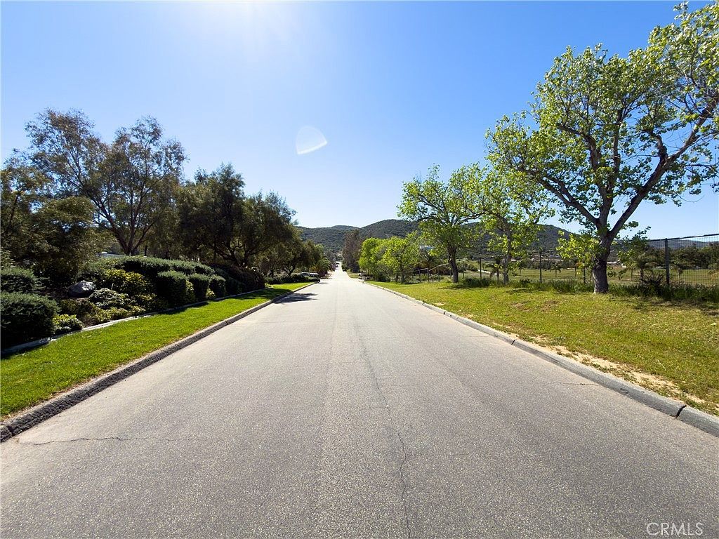 0 Hawthorn St Lot 1 Murrieta, CA 92562 - Thumbnail 4