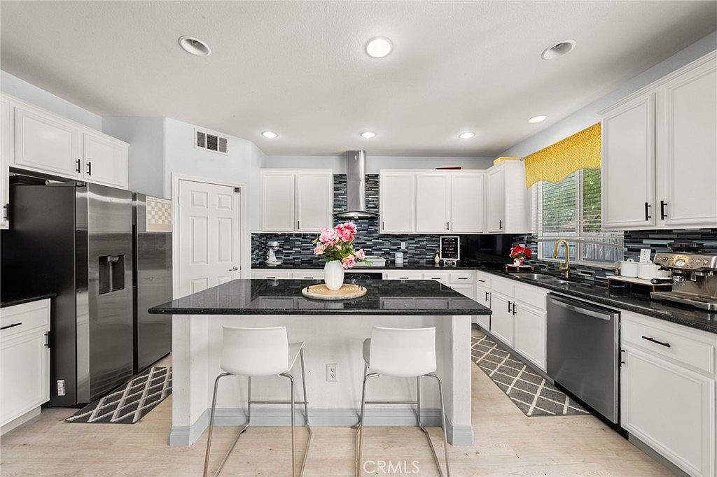 13607 Mayflower St Victorville, CA 92392 - Thumbnail 4