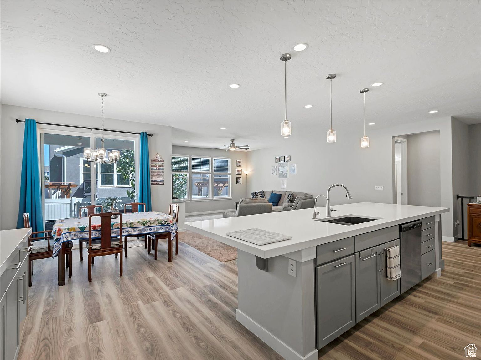 6342 W Elk Refuge Way Herriman, UT 84096 - Thumbnail 4