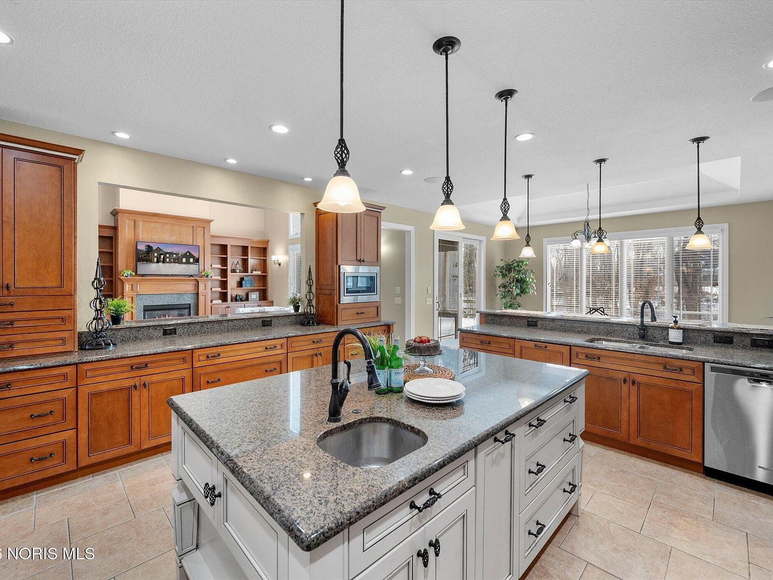 3813 Timber Valley Dr Maumee, OH 43537 - Thumbnail 4