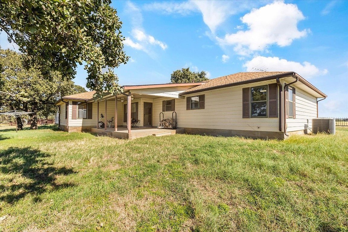 237 Hcr #1444 Blum, TX 76627 - Thumbnail 4