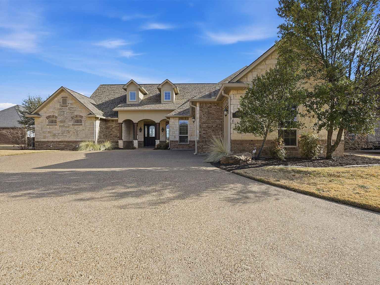 1309 Amsterdam Ct Granbury, TX 76048 - Thumbnail 4