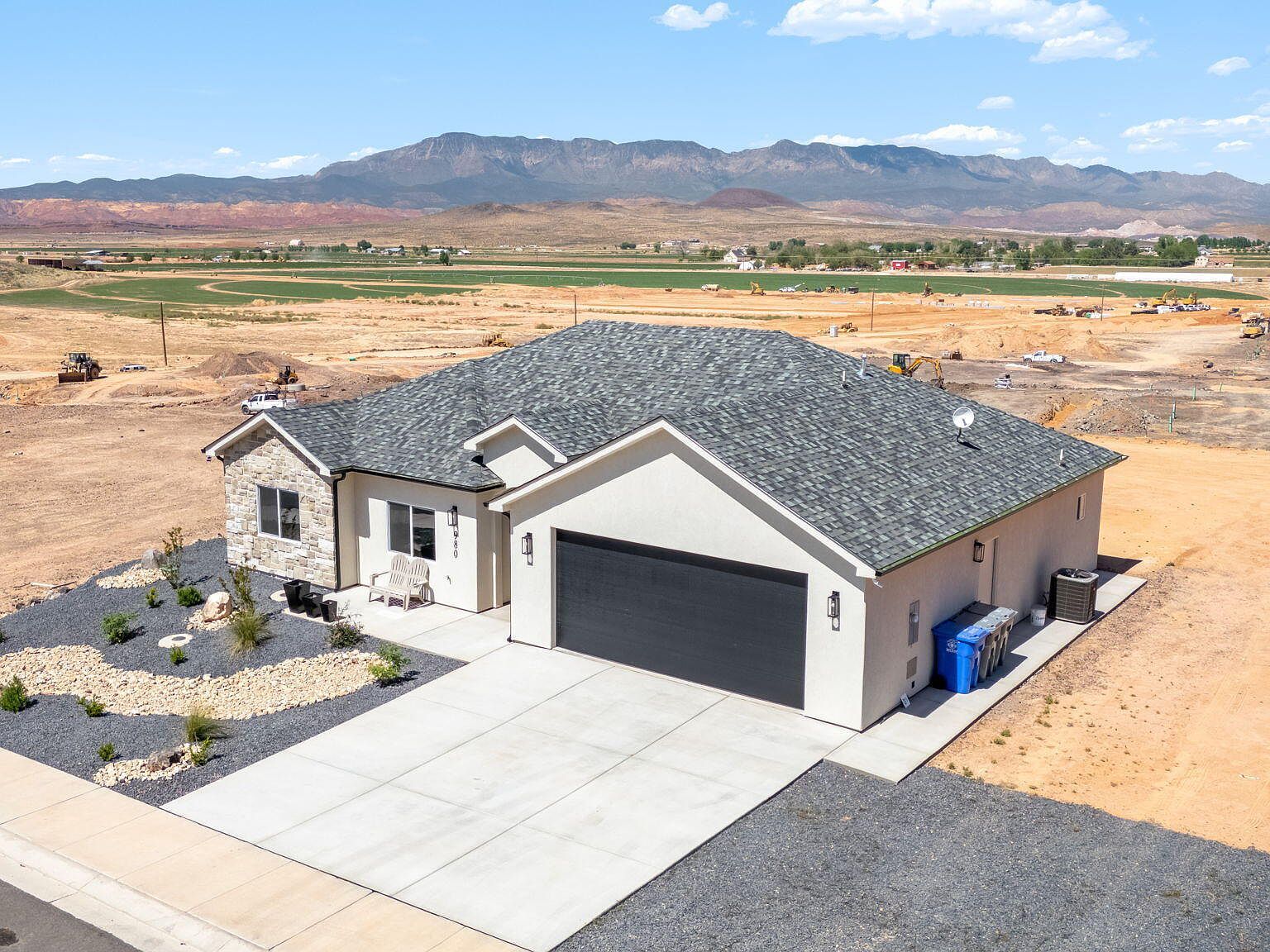 980 W Rock View Dr Hurricane, UT 84737 - Thumbnail 4