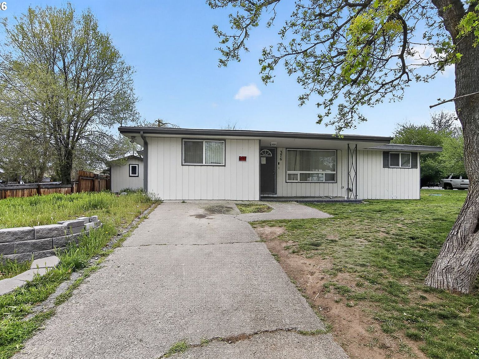 376 NE Chestnut St Madras, OR 97741 - Thumbnail 4