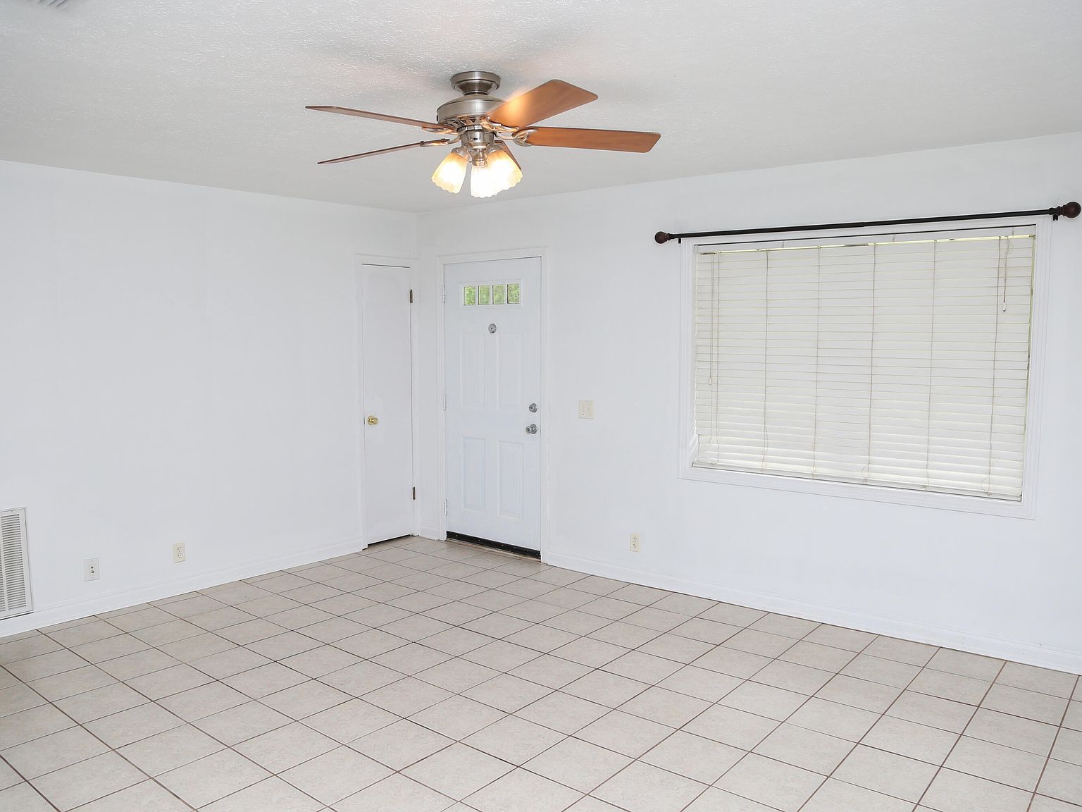 747 Mert Rickman Rd Columbus, MS 39702 - Thumbnail 4